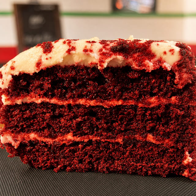 RED VELVET CAKE.